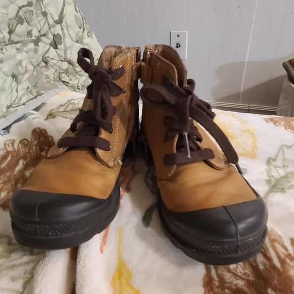 Palladium Tan Leather Boots For Kids. Like New - Picture 2 of 6